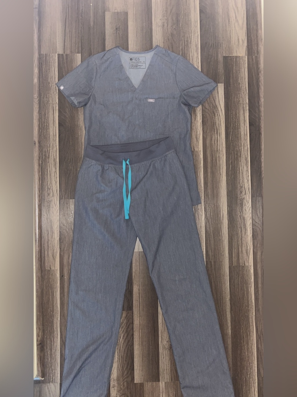 Figs matching set gray and blue straight leg pants XS tall , top XS women’s - Picture 3 of 4
